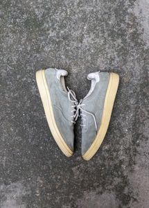 ZARA Grey Suede Lace-Up Sneakers 👟