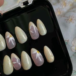 Press on nails