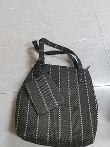 Chic Striped Tote Bag with Pouch