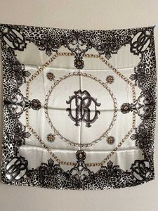 Scarf with Chain and Leopard Print