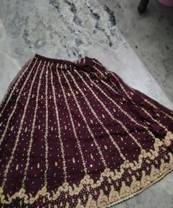 Exquisite Embroidered Lehenga Skirt with dupatta