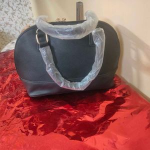 Chic Lino Perros Dome Satchel Handbag