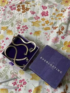Everlasting Silver Tone Herringbone Necklace