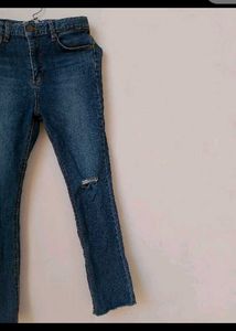 Blue Denim Jeans with Distressed Knee