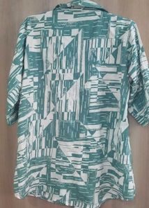 Stylish Geometric Print V-Neck Top