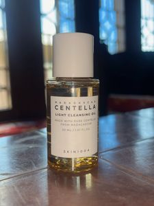 SKIN1004 Madagascar Centella Light Cleansing Oil