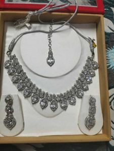 Ad Look Necklace Set Only 1 Time Use
