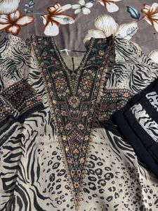 Stylish Printed Kurta Set