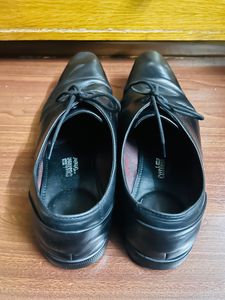 BLACK LACE SHOES