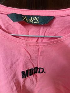 Cute Crop Pink "MOOD." Graphic T-Shirt