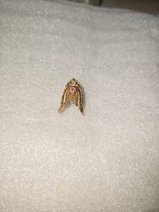 Exquisite Gold-Tone Ring with Gemstones