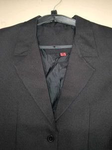 Single Breasted Black Blazer for Woman