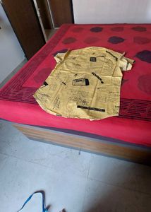 Men's half sleeves shirt
