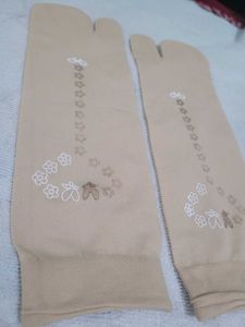 Cute Beige Split-Toe Socks