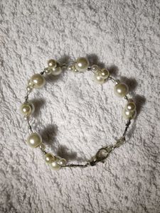 Elegant Pearl Bracelet