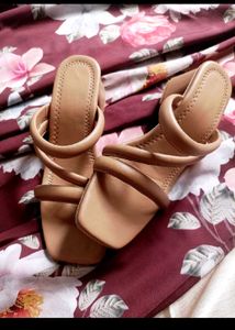 Chic Strappy Square Toe Heeled Sandals