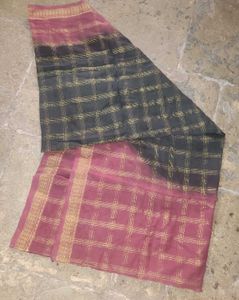 Elegant Plaid Dupatta with Golden Border