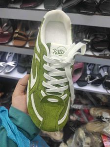 Green Casual Lace-Up Sneakers🎀