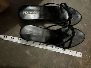 Chic Black Flip-Flops Sandals