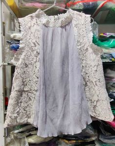 Elegant Lace &amp; Pleated Sleeveless Top