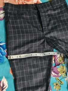 Men's Grey Checked Trousers