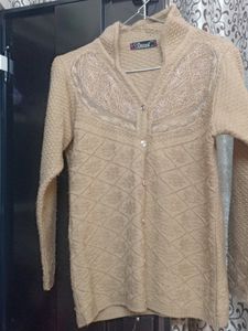 Very Pretty Wooen Sweater