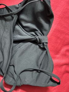 Chic Black Twist Front Crop Top