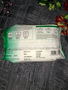 Lacto Calamine Daily Cleansing Wipes