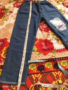 Girl T-shirt with jeans
