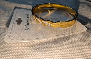 Gold Tone Leaf Bangle Bracelet(Anti-tarnish)