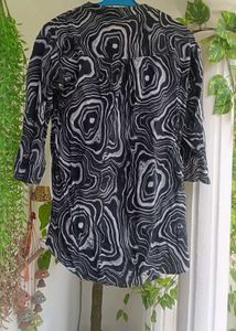 Stylish Black &amp; White Pattern Kurta