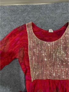 Red &amp; Gold Embellished Kurta