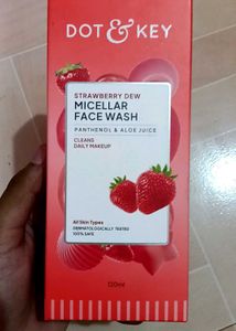 Dot & Key Strawberry Dew micellar facewash