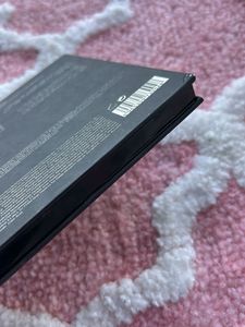 HUDA BEAUTY HIGHLIGHTER