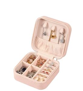 PORTABLE VANITY CASE [JEWELLERY BOX]