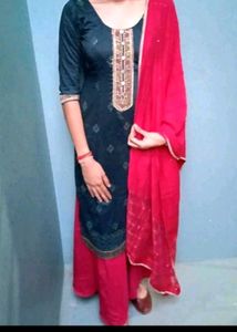 Beautiful Navy Blue Kurta Set with Red Dupatta 💗�