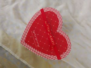 Heart shape gift box