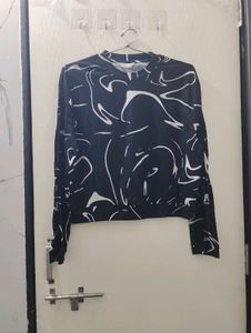 Black &amp; White Swirl Print Long Sleeve Top