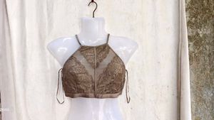111810. Elegant Lace Halter Neck Blouse
