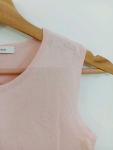 Chic Sleeveless Pink Top