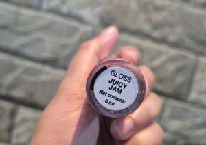 Zudio Lip Stain in shade juicy jam