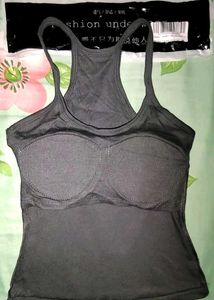 U-shaped vest with chest pad