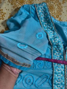 last price/Blue Embroidered Kurta