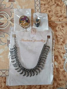 Elegant Ethnic Jewellery Set