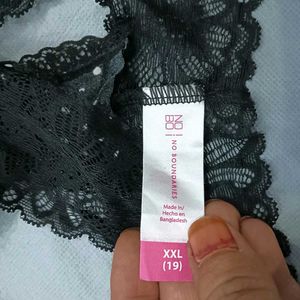 😍 Black Polka Dot Thong with Lace Trim