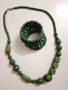 Green Wooden Bead Necklace & Bracelet Set
