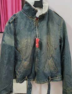 Stylish Denim Jacket with Sherpa Lining