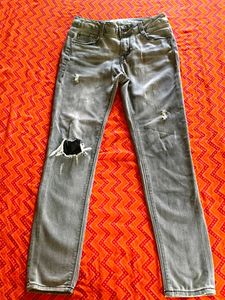 Grey Distressed Skinny Jeans