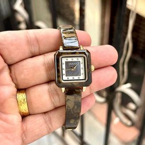Signature GUCCI WATCH Design with Elegant Square D