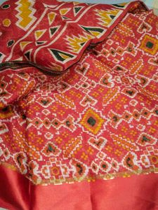 Vibrant Red Geometric Print Saree